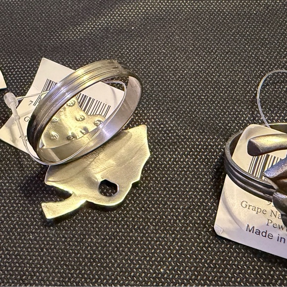 (6) Silver Grape Napkin Rings - Picture 6 of 8